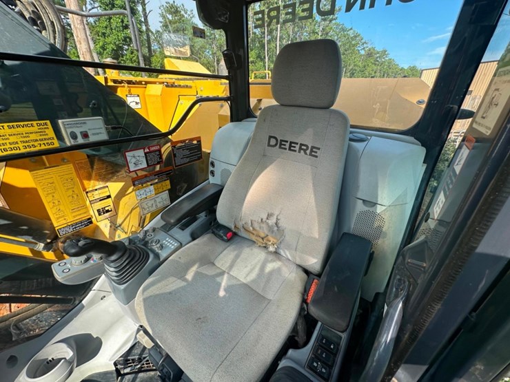 2018-deere-245g-lc-image-40