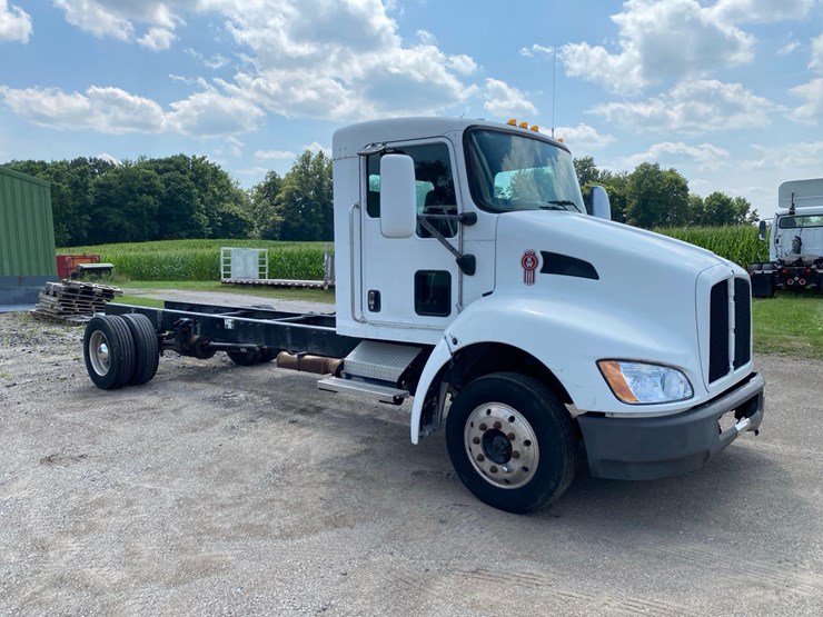 2009-kw-t-3-cab-and-chassis-image-3