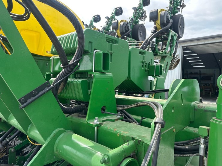 john-deere-1790-image-15