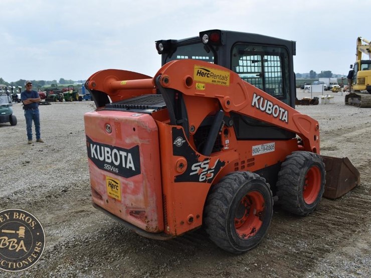 2017-kubota-ssv65-image-17