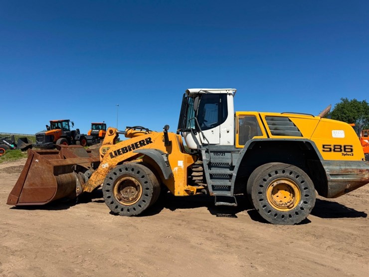 2011-liebherr-l586-image-2
