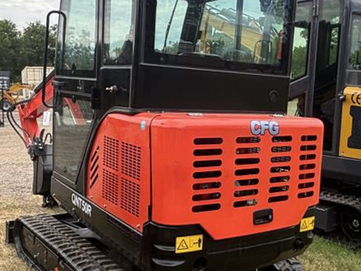 #114-•-cfg-industrial-excavator-w/-enclosed-cab-image-4