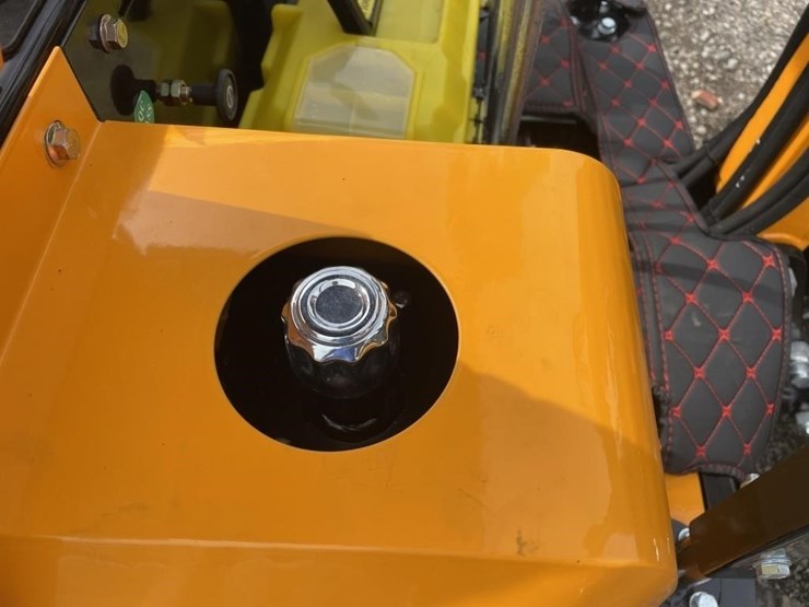 new-miva-mini-excavator:-6.6t-image-11
