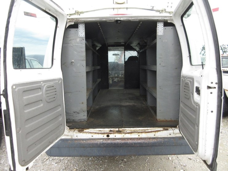 2011-utility-van-image-11