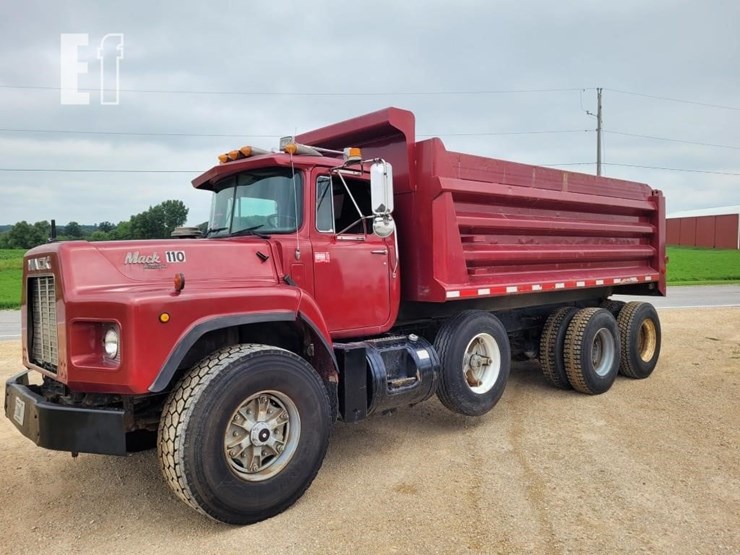 1990-mack-rb690s-image-1