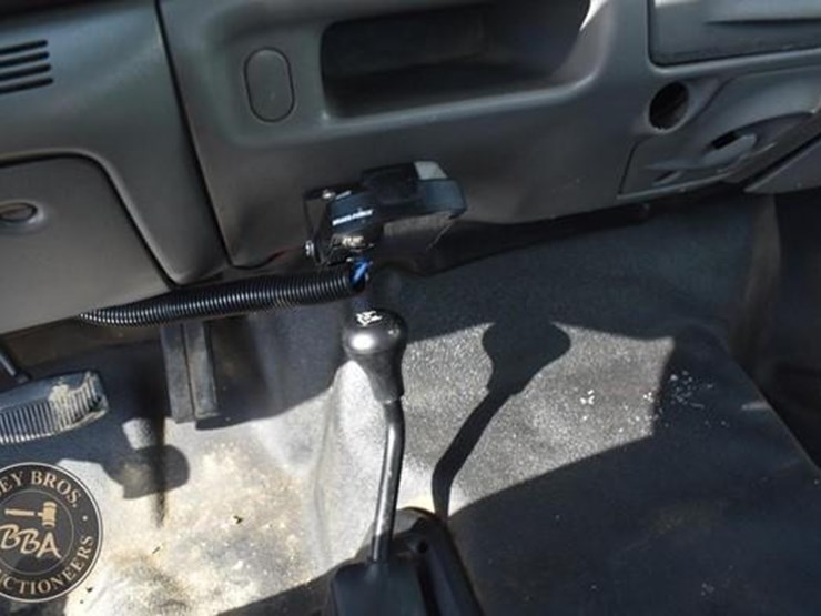 2003-ford-f550-image-44