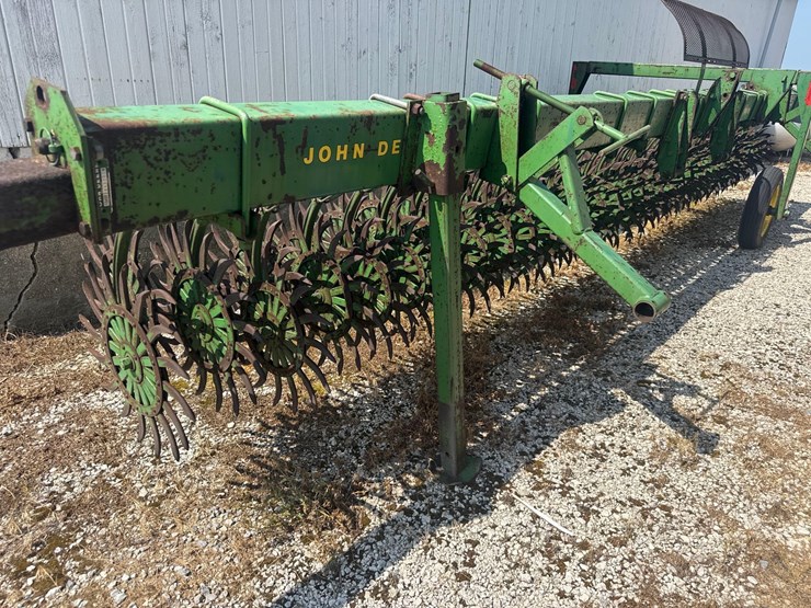 john-deere-400-image-2