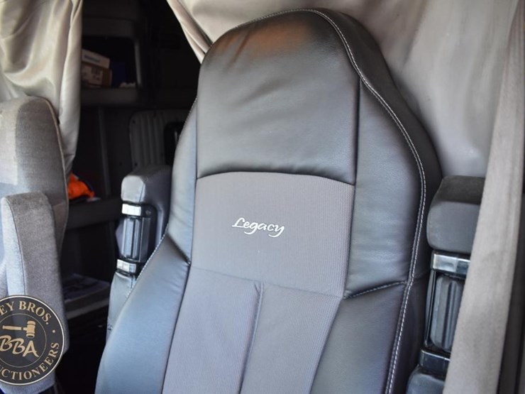 2011-kenworth-t660-image-98