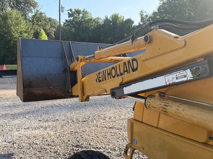 new-holland-555e-image-23
