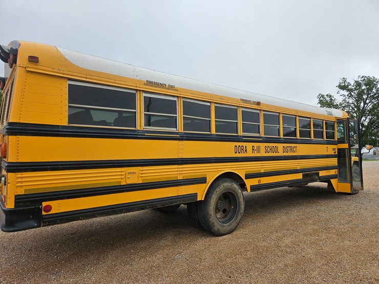 2005-freightliner-fs65-image-28