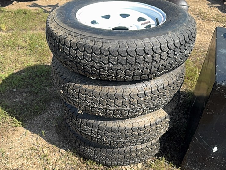 4-trailer-tires-205/75/d15-image-2