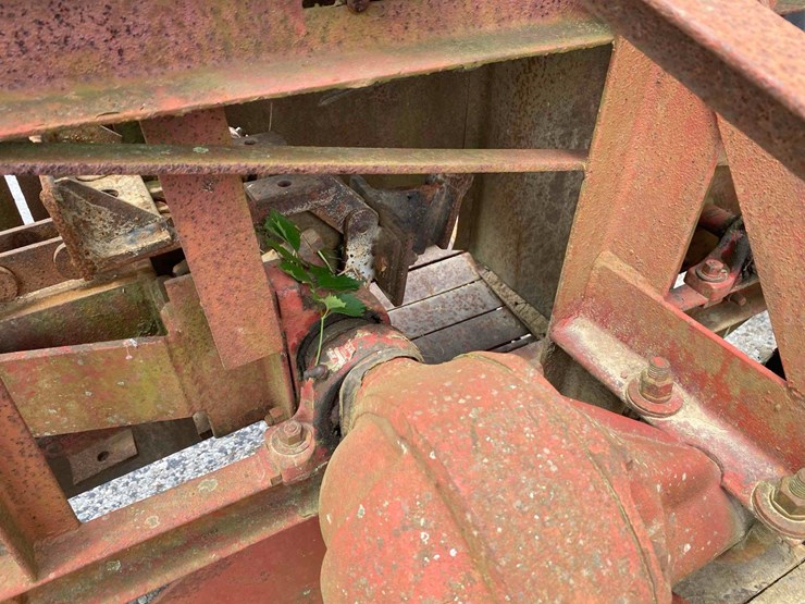 vermeer-model-12-pto-field-tiling-machine-image-11