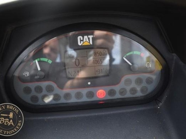 2014-caterpillar-th407c-image-41