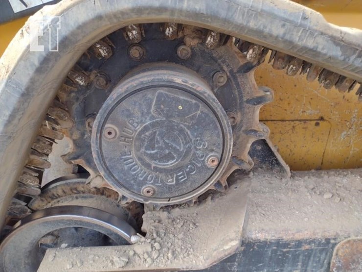 deere-323d-image-20