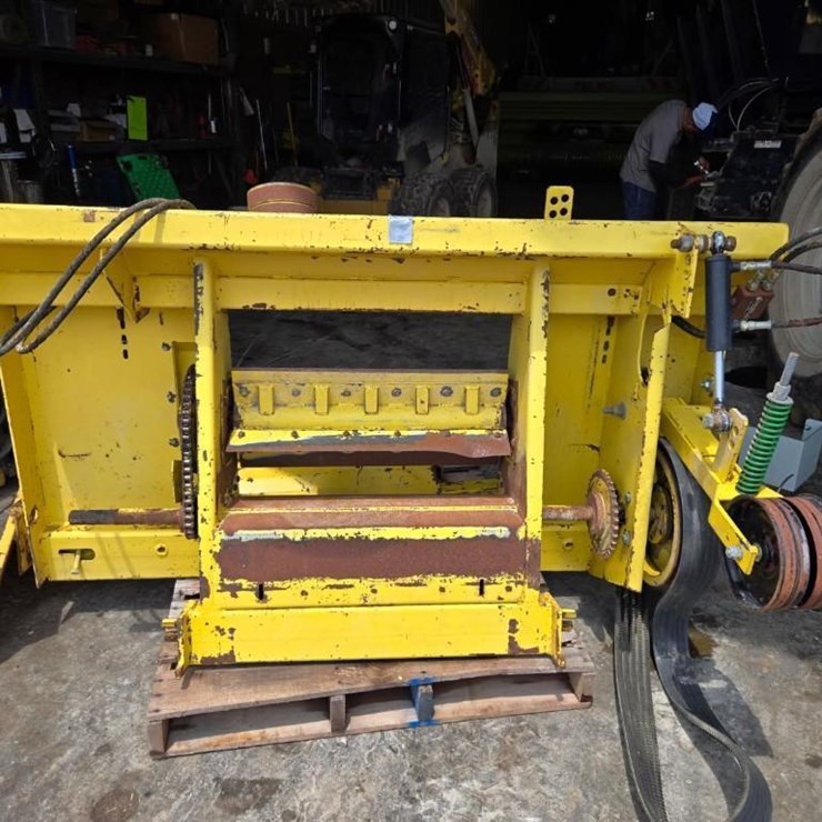 Linquist Claas Chopper Adapter To John Deere Corn Head