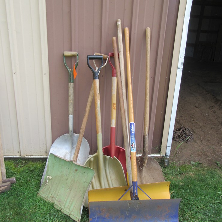 #8866 • Lot of Shovels
