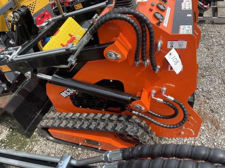 new-mms-skid-steer-loader-image-4