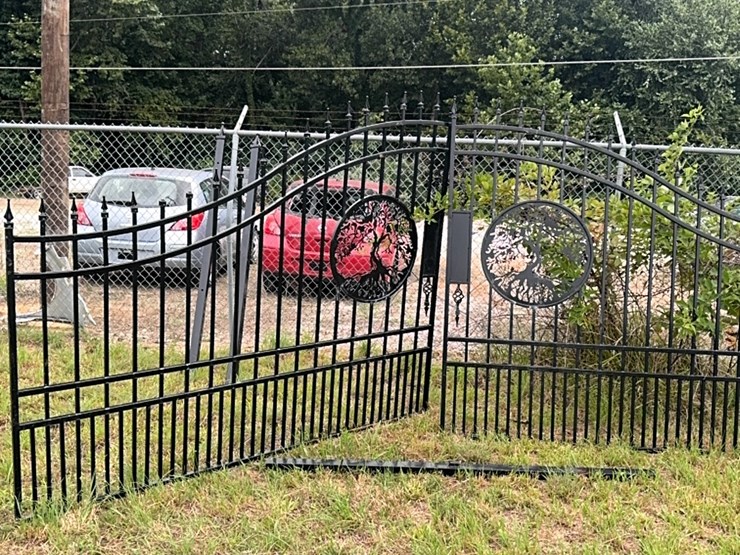 two-8-foot-gates-with-tree-cut-out-image-1