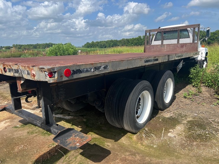 chevrolet-c8500-flat-bed-with-a-moffet-kit-image-17