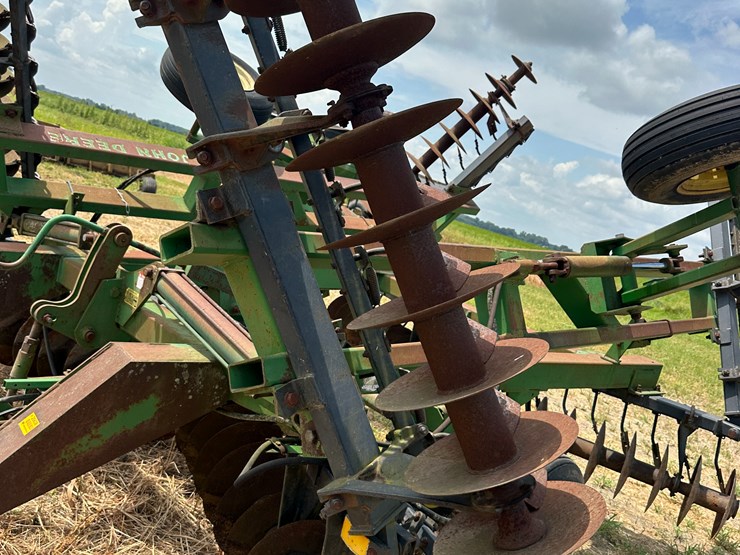 john-deere-630-image-18