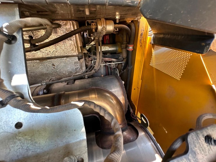 2021-deere-333g-image-26