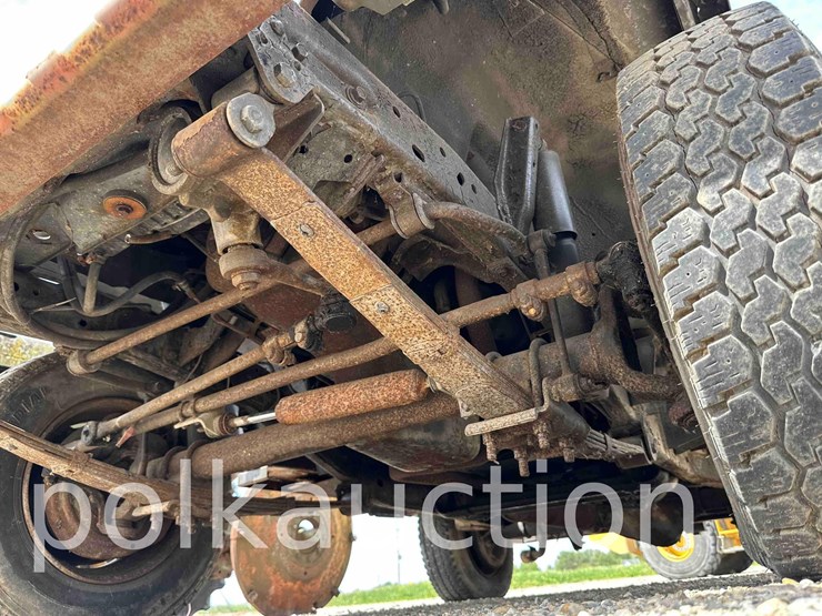 10701---(1985)-jeep-flightline-diesel-tow-truck-4x2-(vin#-3v0a24xxem000532)-image-3