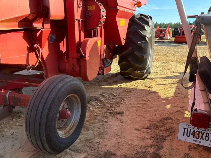 massey-ferguson-550-image-9