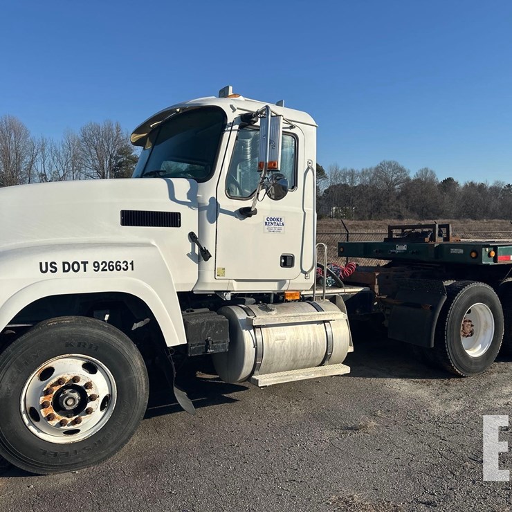 2005 MACK CHN613