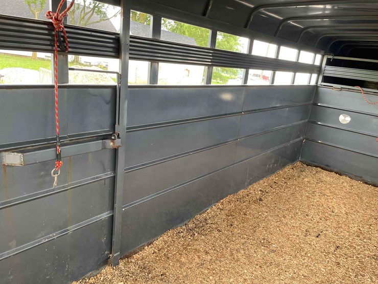 2000-24'-corn-pro-livestock-trailer-image-21