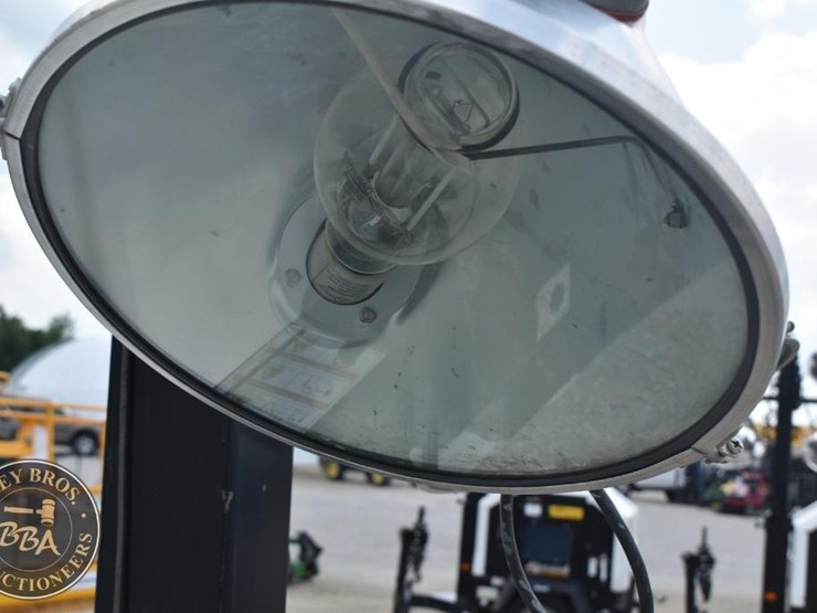 2019-allmand-bros-night-lite-v-series-image-34