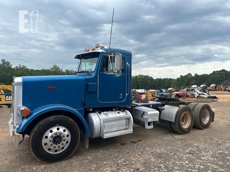 2001-peterbilt-378-image-1