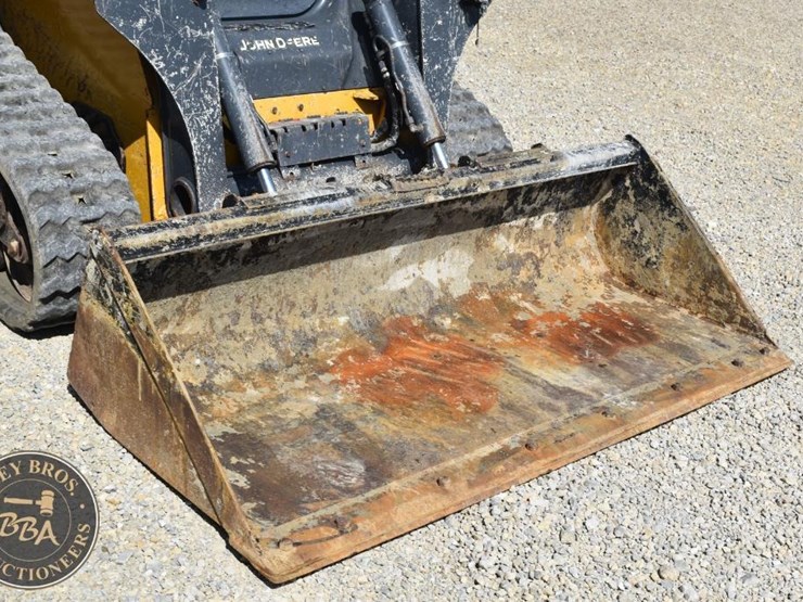 2019-deere-325g-image-27