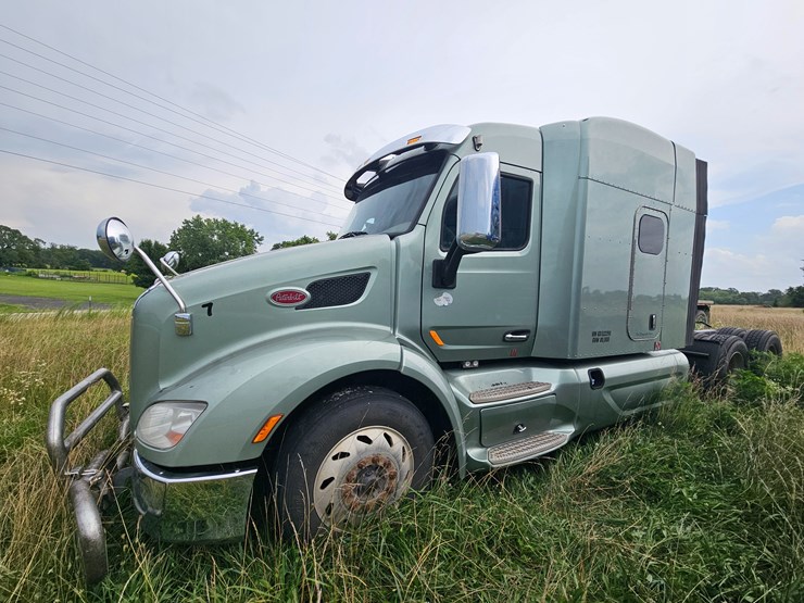 2016-peterbilt-579-image-3