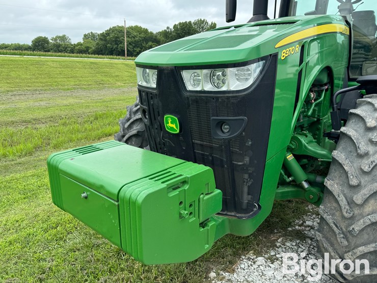 2019-john-deere-8370r-image-9