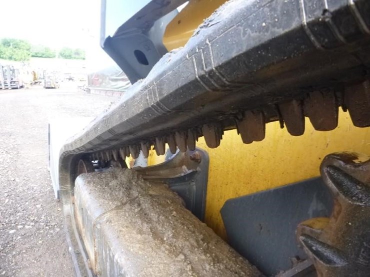 2022-deere-325g-image-22