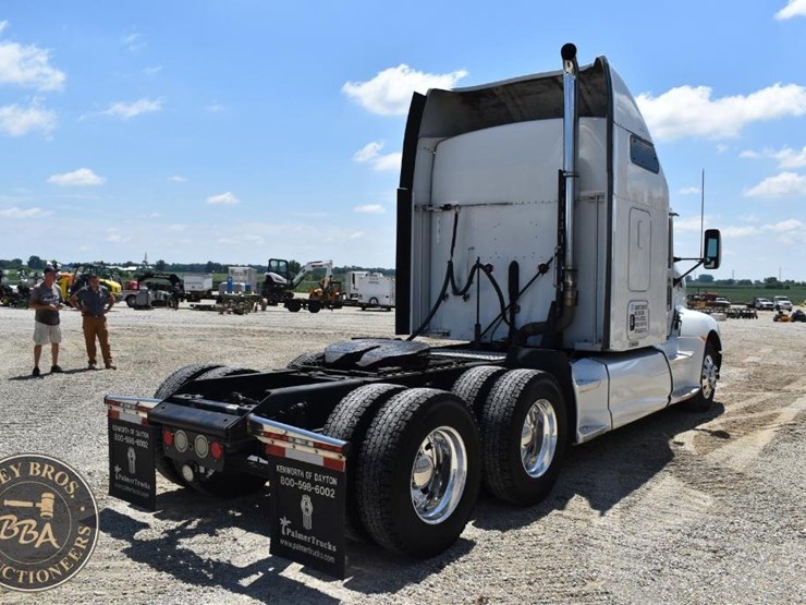 2011-kenworth-t660-image-18