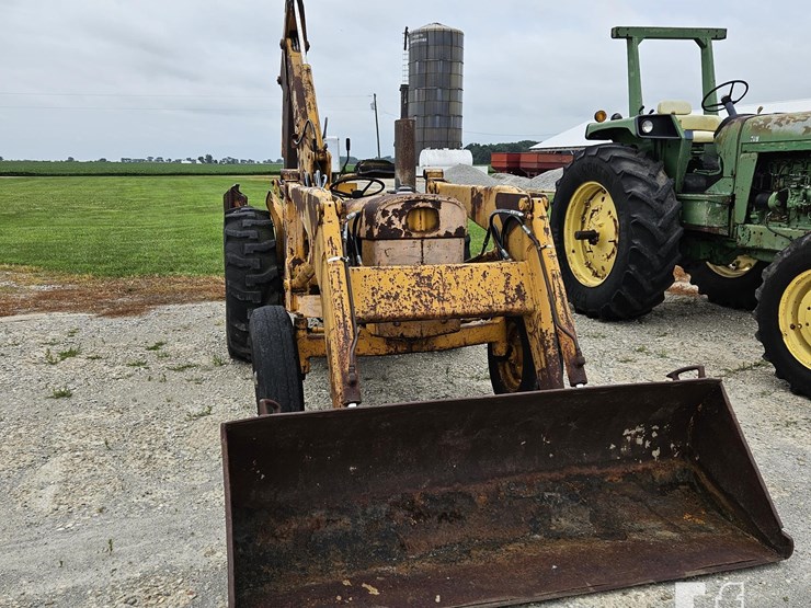 deere-e7320-wilson825-b25-image-1