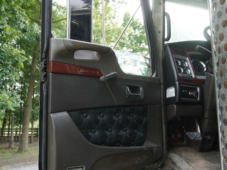 2007-kenworth-t800-image-38