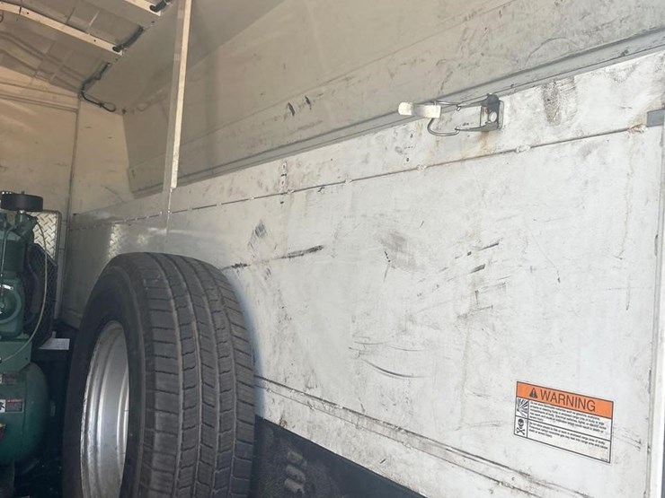 2020-ford-f350-xl-image-25