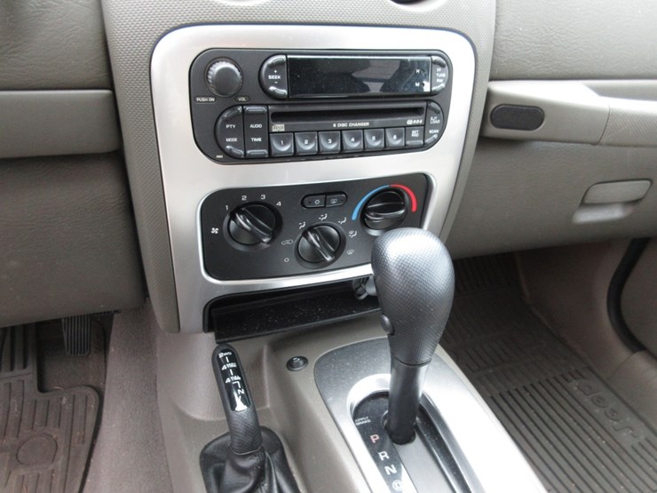 2007-jeep-liberty-image-6