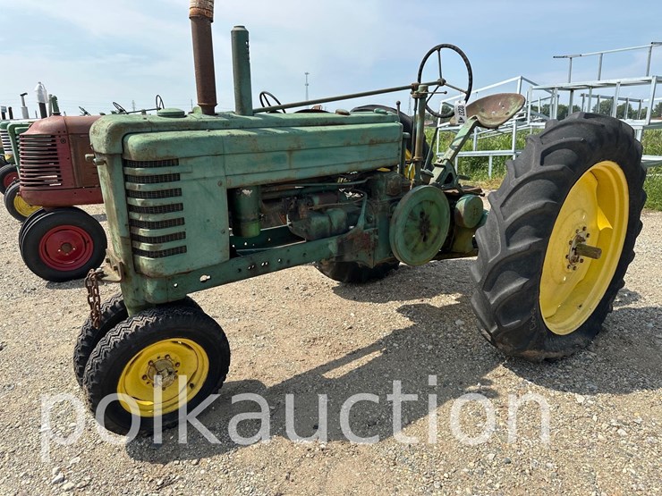 john-deere-b-image-3