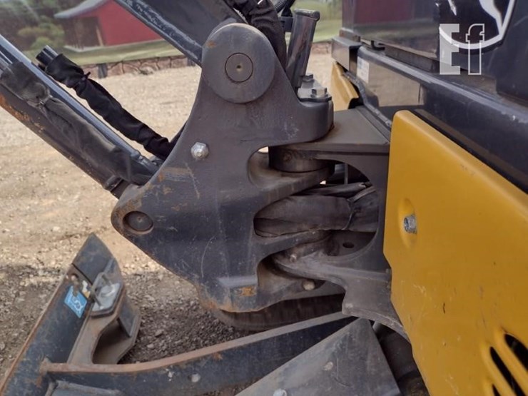2022-deere-17g-image-25