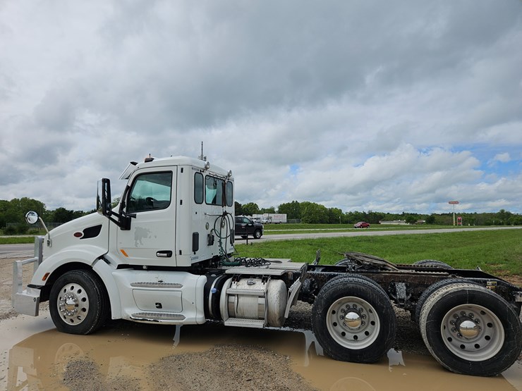 2014-peterbilt-579-image-6