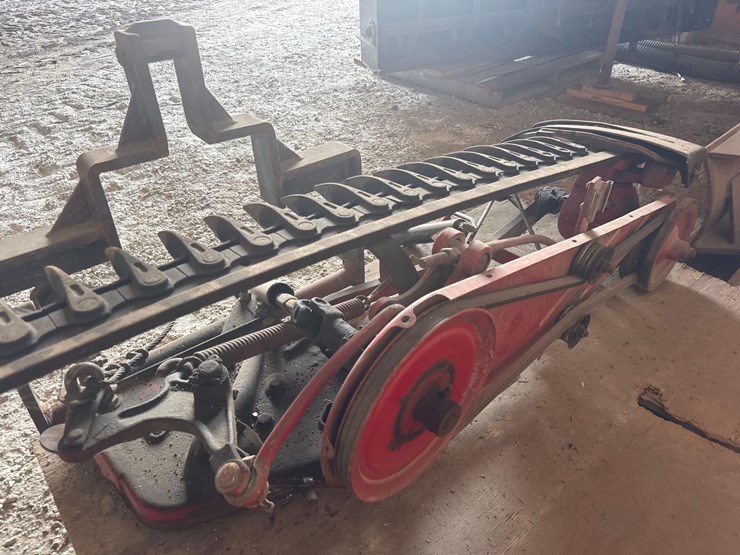 9’-ih-sickle-bar-mower-image-4