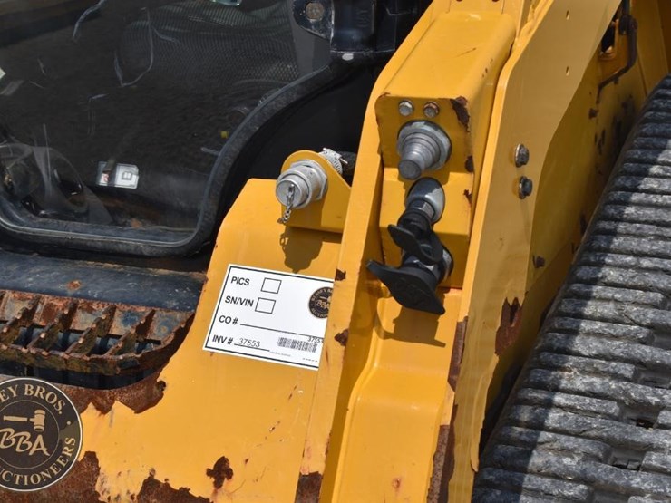 2021-caterpillar-262d3-image-25