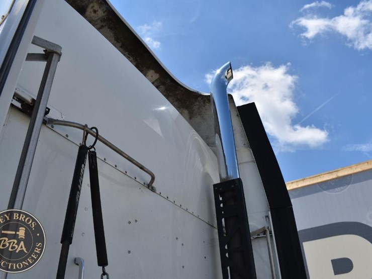 2011-kenworth-t660-image-57