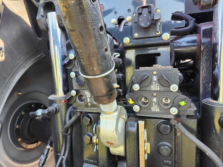 2012-case-ih-magnum-260-image-15