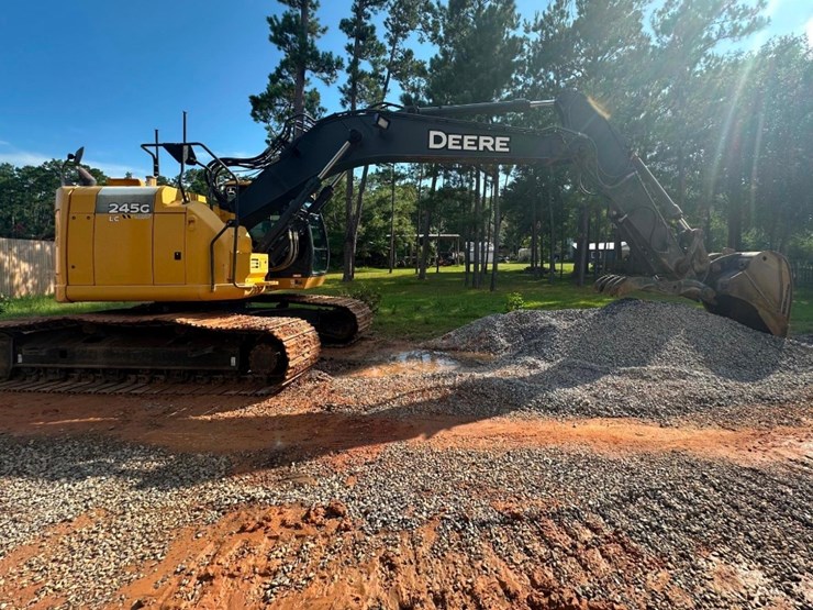 2018-deere-245g-lc-image-1