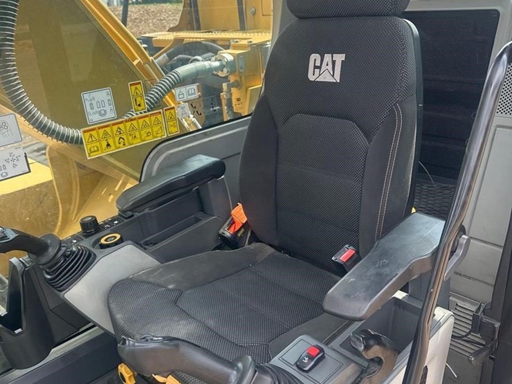 2021-caterpillar-323-image-28