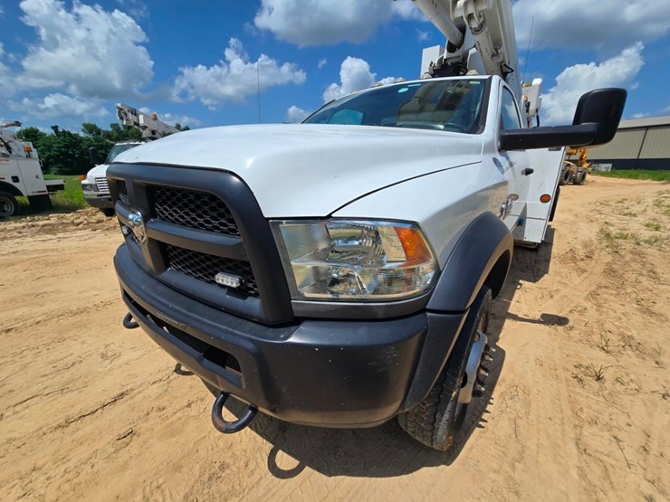 2018-dodge-ram-5500-image-3